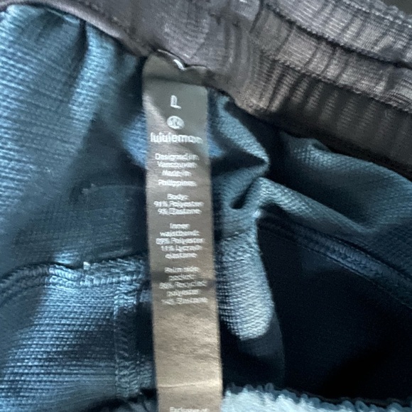 Blue Lululemon License to Train pants - Picture 4 of 4